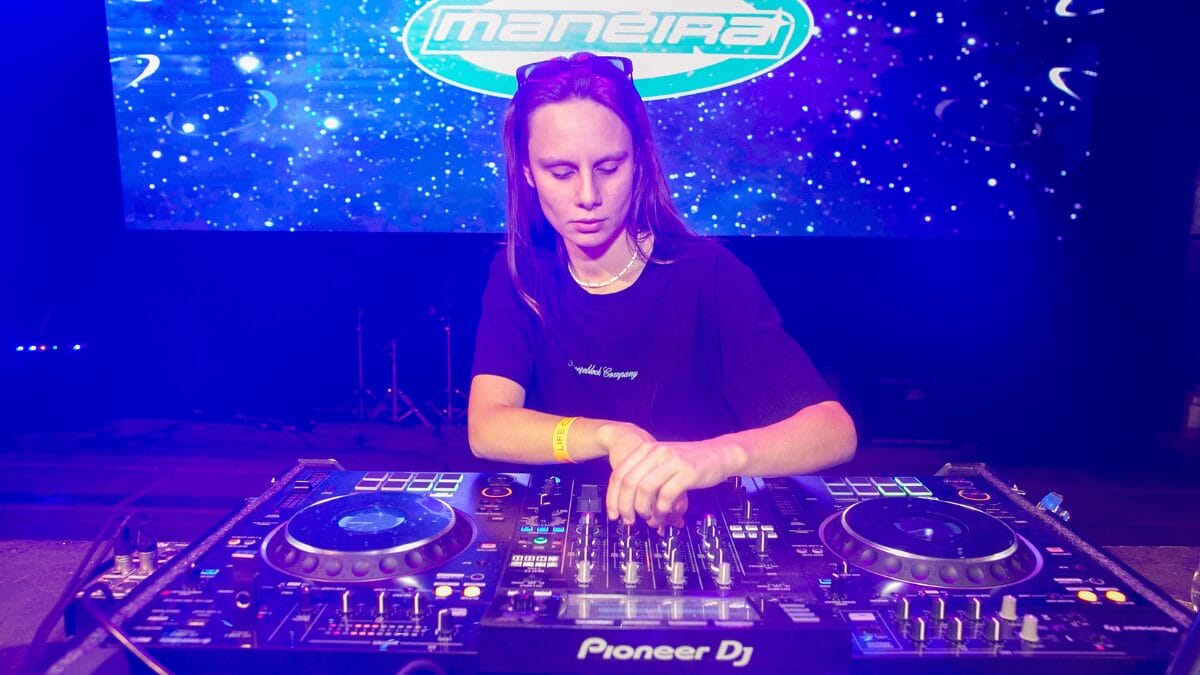 A Maneira DJ, nome artístico de Sophia, transformou um convite despretensioso em 2022 em uma carreira promissora (Foto: Acervo pessoal, Reprodução)
