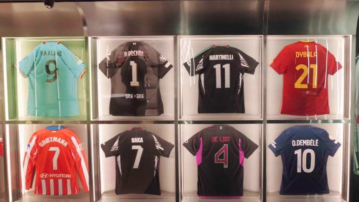 Camisas que Vini Jr. recebeu com dedicatórias e assinaturas