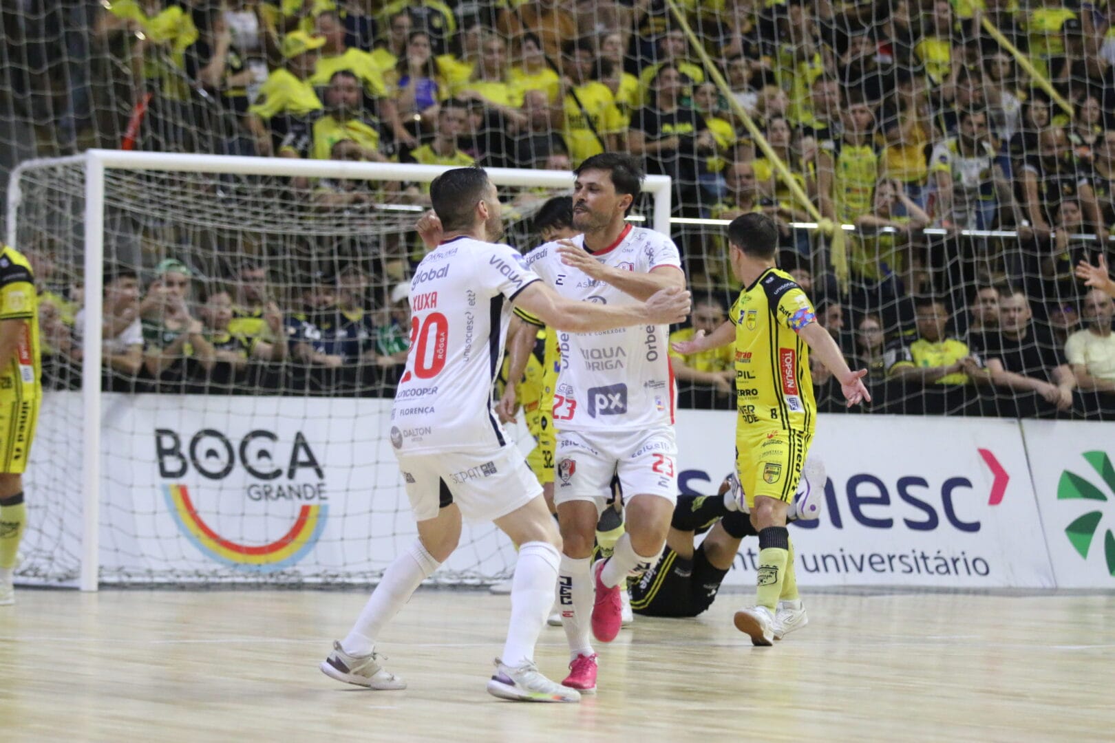 Neto aplicou a lei do ex contra o Jaraguá