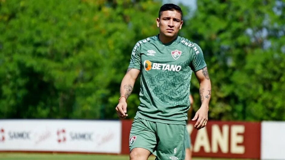 Pineida durante treino do Fluminense (Foto: Mailson Santana, Fluminense FC)