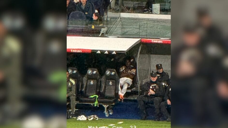 Pai do atacante publicou foto de Endrick no banco (Foto: Redes sociais, Reprodução)