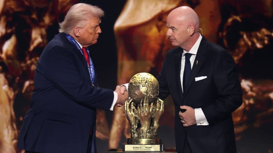 Prêmio foi entregue no evento do sorteio da Copa do Mundo (Foto: Hector Vivas, FIFA/FIFA via Getty Images)