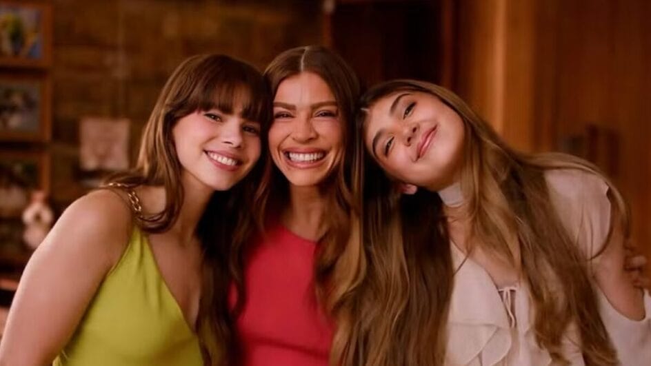 Grazi Massafera, sua sobrinha, Gabrielli, e sua filha, Sofia