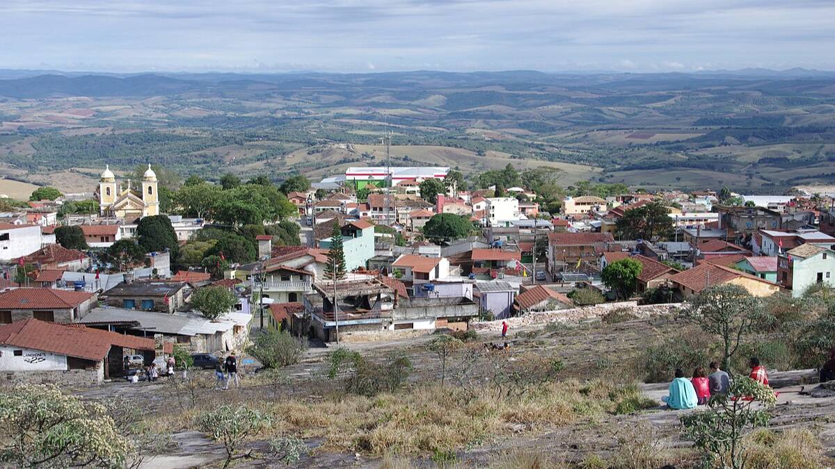 Saiba como aproveitar o melhor da gastronomia e dos pontos turísticos dessa serra mineira (Foto: Silvioldcoelho/Wikimedia Commons)
