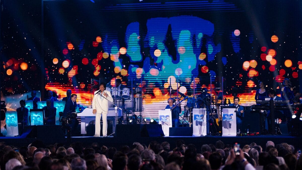 TV Globo apresenta Especial Roberto Carlos