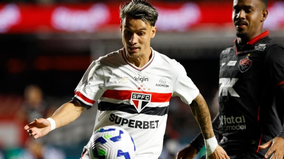 Vitória é o mandante da partida (Foto: Rubens Chiri)