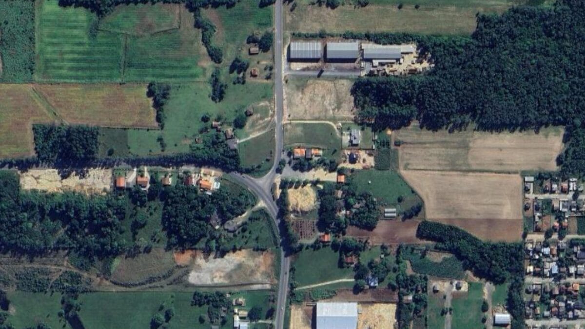 Acidente aconteceu por volta das 21h desta sexta-feira (19) (Foto: Google Maps, Reprodução)