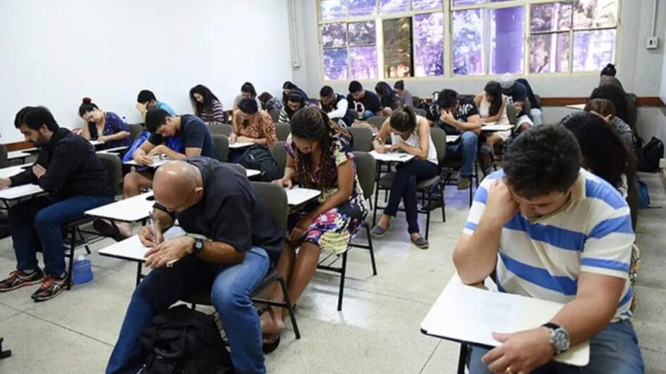 Resultados do Encceja ficaram disponíveis nesta terça-feira (Foto: Reprodução, MEC)