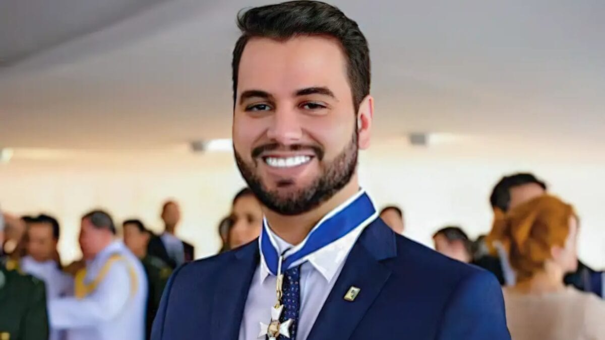 Filipe Martins é ex-assessor de Jair Bolsonaro (Foto: Redes sociais, Reprodução)