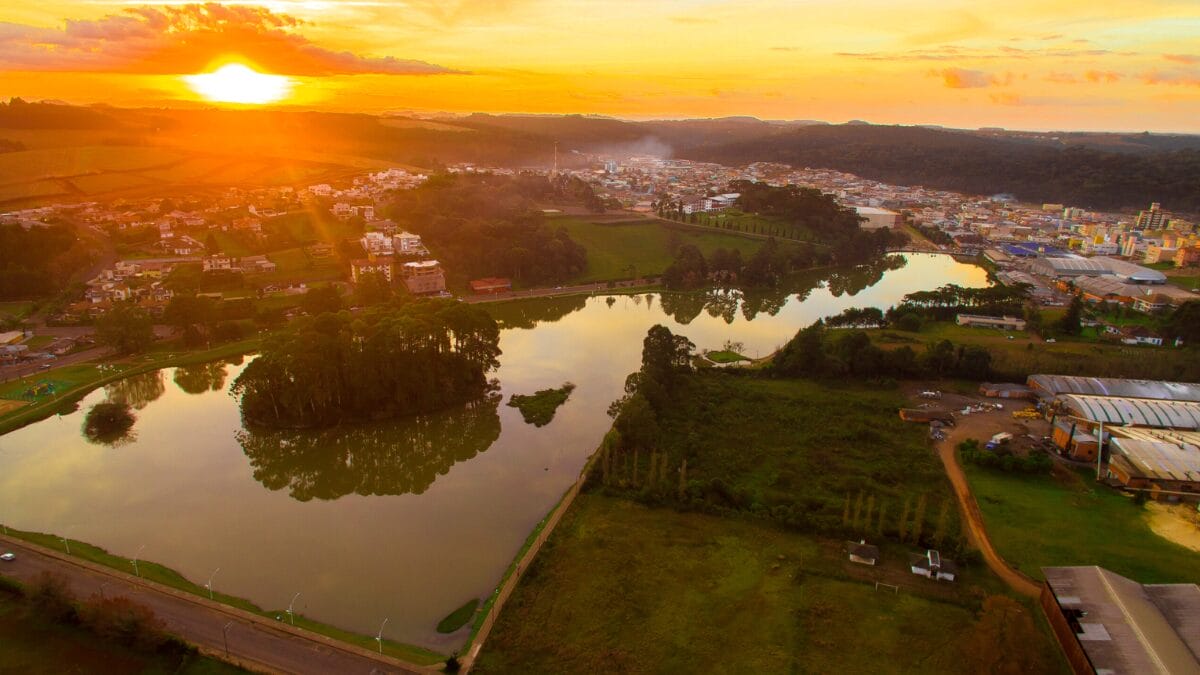 Lago das Arauc&aacute;rias em Fraiburgo