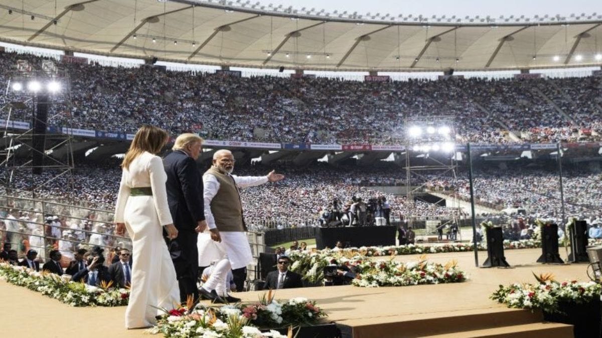 Maior est&aacute;dio do Mundo, na &Iacute;ndia (Foto: Office of the U.S. President, Wikimedia Commons, Banco de Imagens)