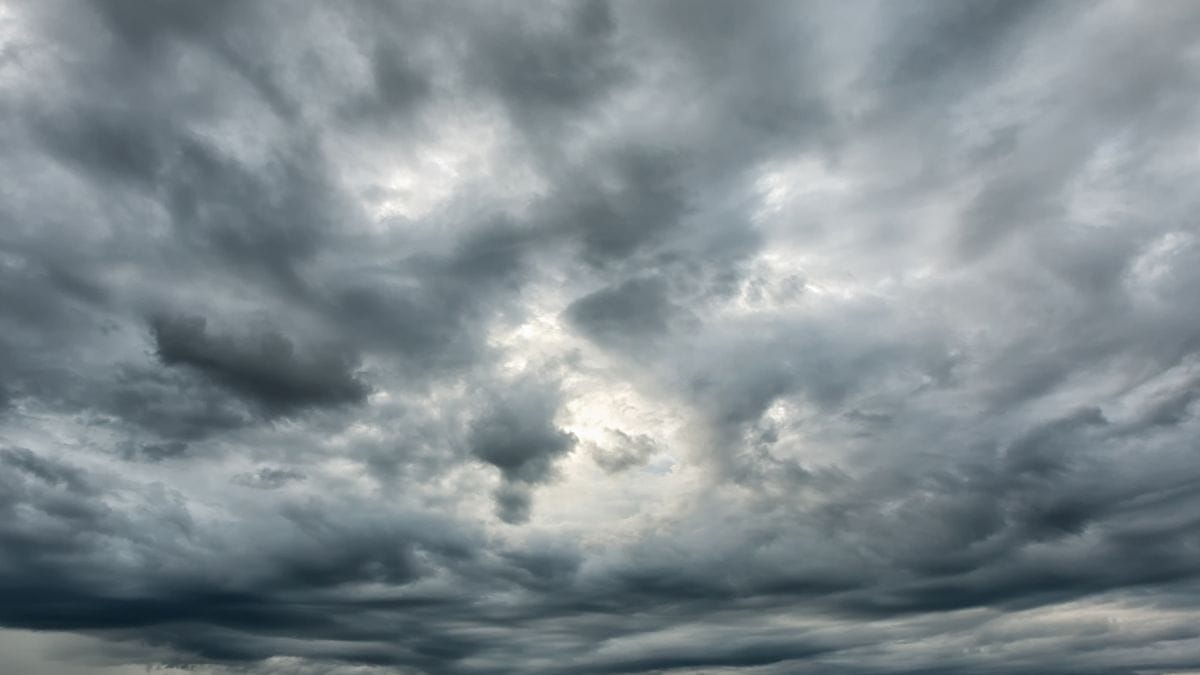 céu com nuvens de chuva