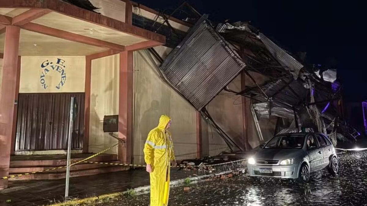 Estragos após temporal em Flores da Cunha, no RS (Foto: Maria Eduarda Schiavenin, Prefeitura de Flores da Cunha)