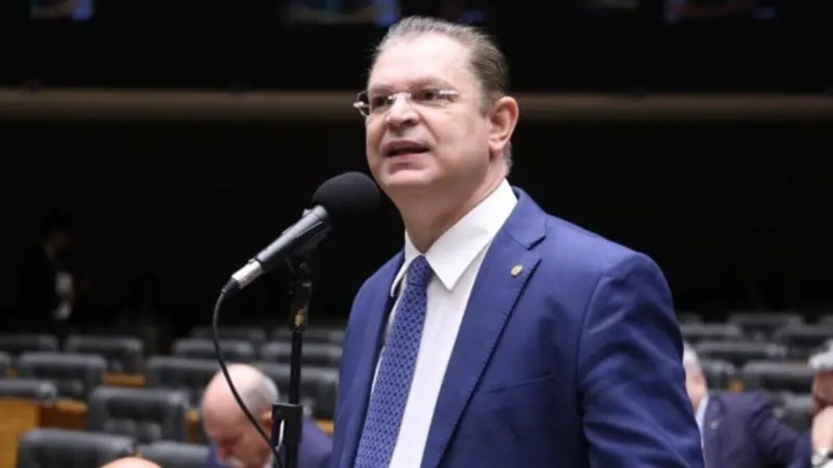 Dinheiro foi encontrado em um saco preto dentro de um armário (Foto: Kayo Magalhães, Câmara dos Deputados)