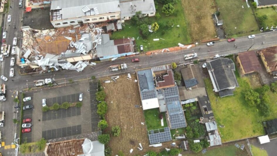 Imagens aéreas da cidade mostram estragos (Foto: Defesa Civil do RS, Divulgação)