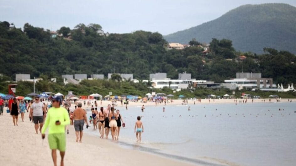 Sábado será dia típico de verão em Santa Catarina (Foto: Lucas Amorelli, Arquivo DC)