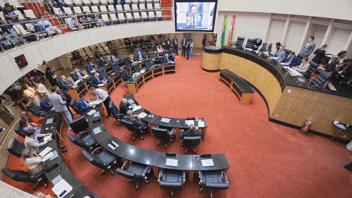 Alesc aprovou aumento em gratificação a deputados que compõem a mesa diretora
