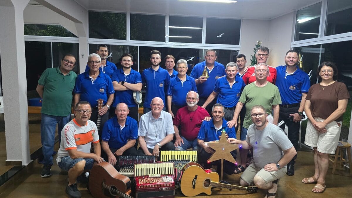 Grupo de Reis no Oeste de SC