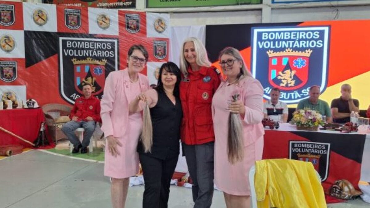 Bombeira que fez doa&ccedil;&atilde;o de cabelo