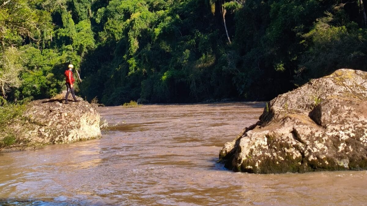 Buscas por menina em Rio de Xanxer&ecirc;