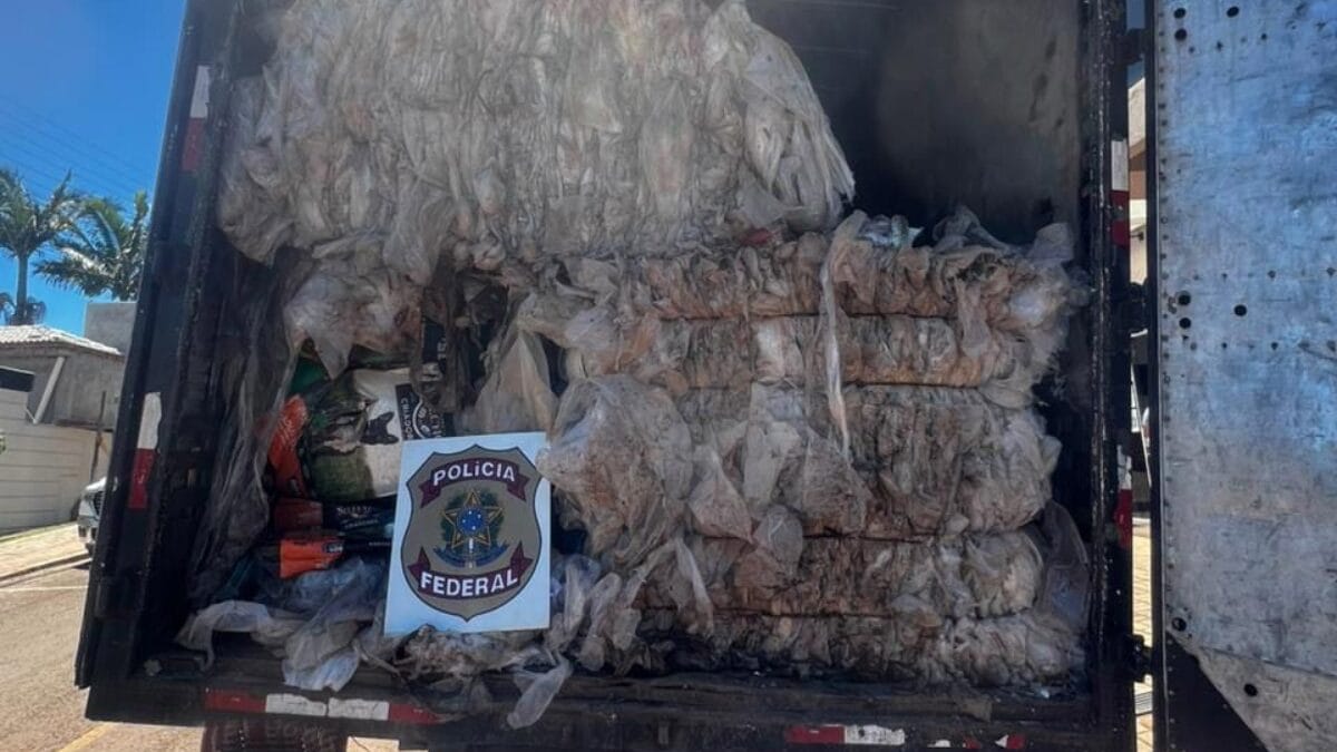 Sucata apreendida pela Polícia Federal