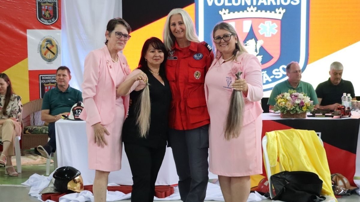 Bombeira que fez doa&ccedil;&atilde;o de cabelo