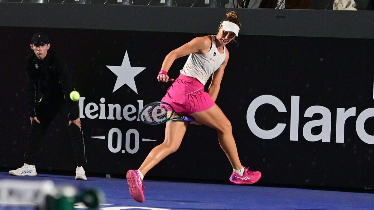 Bia Haddad jogando no SP Open 2025