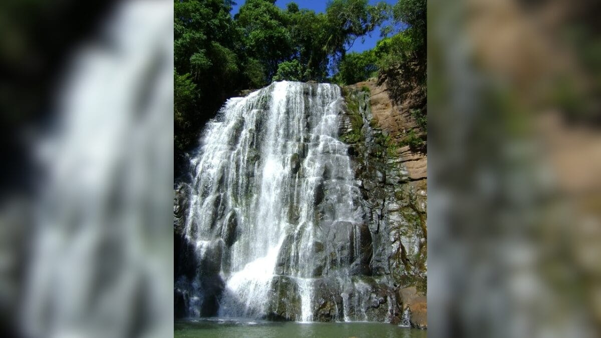 Cachoeira do Toldo, em Dion&iacute;sio Cerqueira