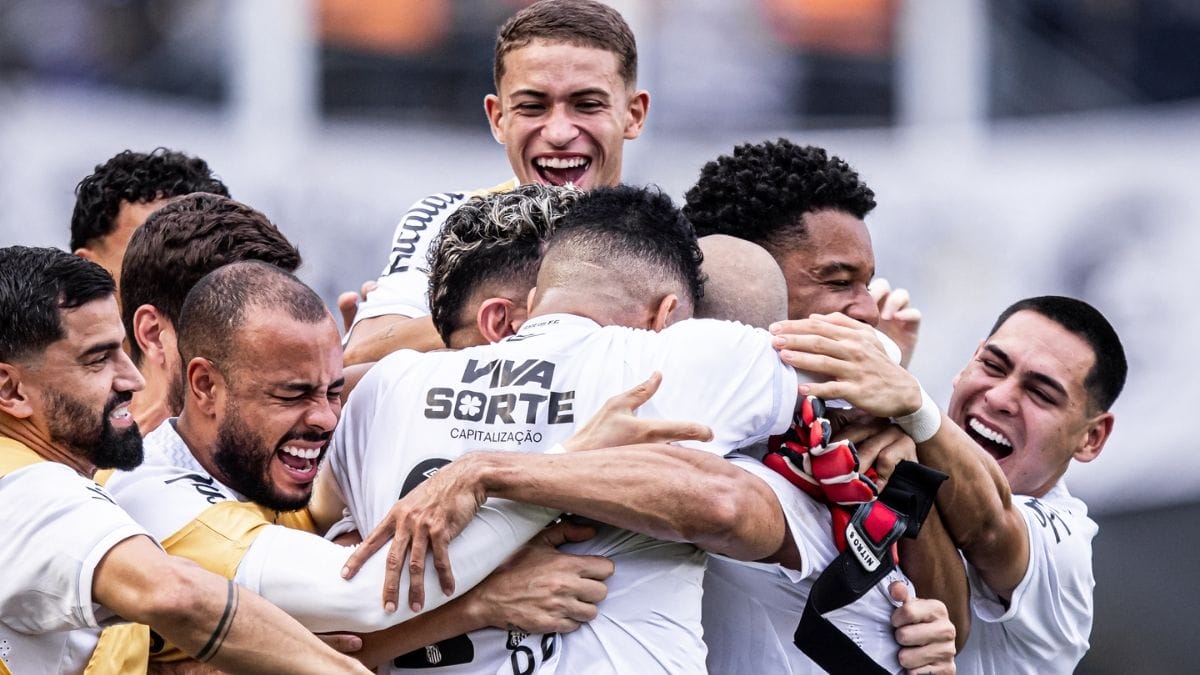 Atacante deixa o Santos nesta terça (Foto: Raul Baretta)
