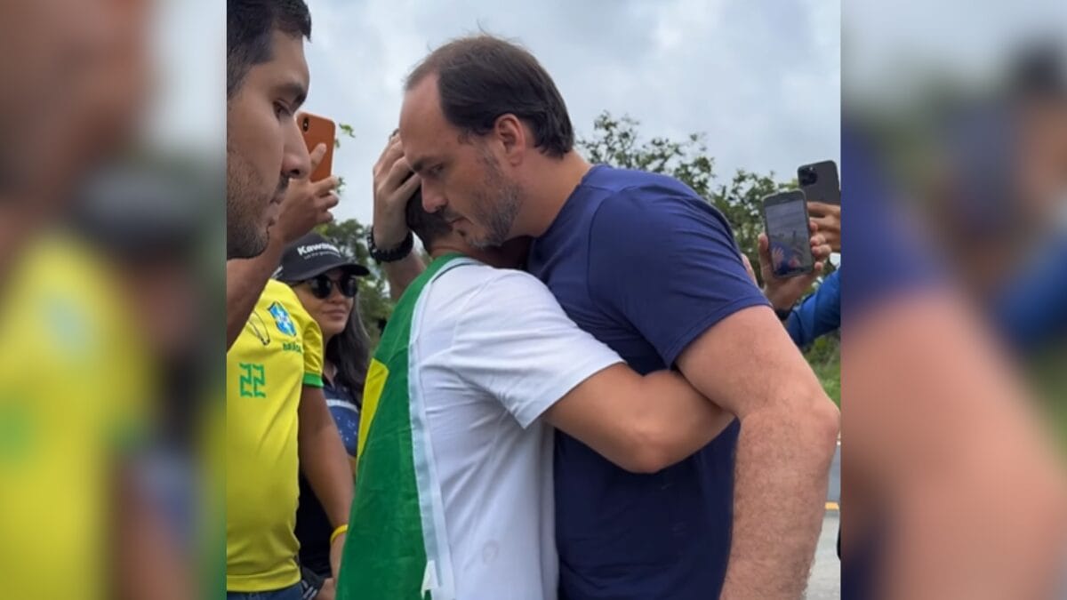 Carlos Bolsonaro se junta à caminhada de Nikolas Ferreira rumo a Brasília (5)