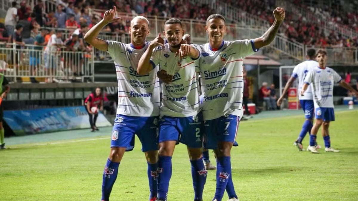 Times se enfrentam pelo Campeonato Catarinense (Foto: @gfotos047)