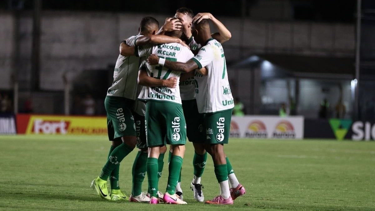Chapecoense celebra vitória contra o Camboriú