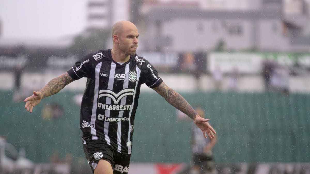 Times se enfrentam pelo Campeonato Catarinense (Foto: Patrick Floriani)