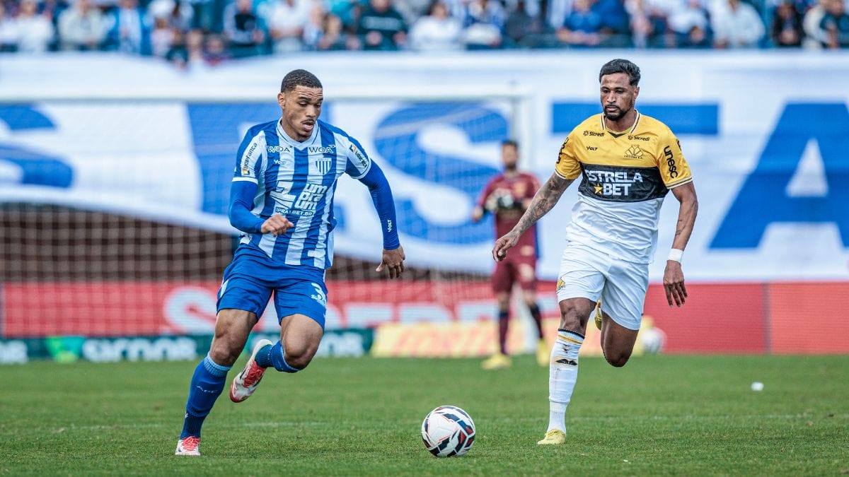 Times se enfrentam pelo Campeonato Catarinense (Foto: Fabiano Rateke)