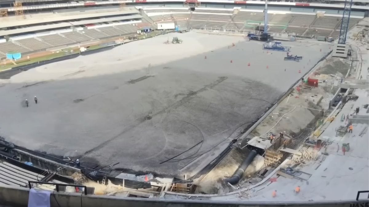 Estádio Azteca, no México, passa por obras de reforma (Foto: Newgod11, Youtube, Reprodução)
