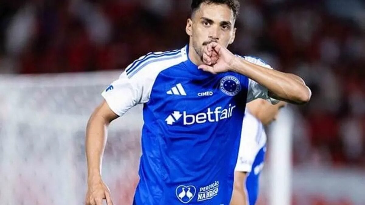 Eduardo comemorando gol pelo Cruzeiro