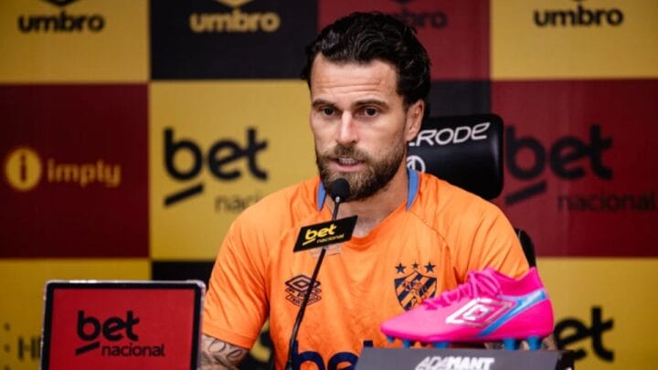 Lucas Lima foi anunciado em novo clube (Foto: Paulo Paiva, Sport)