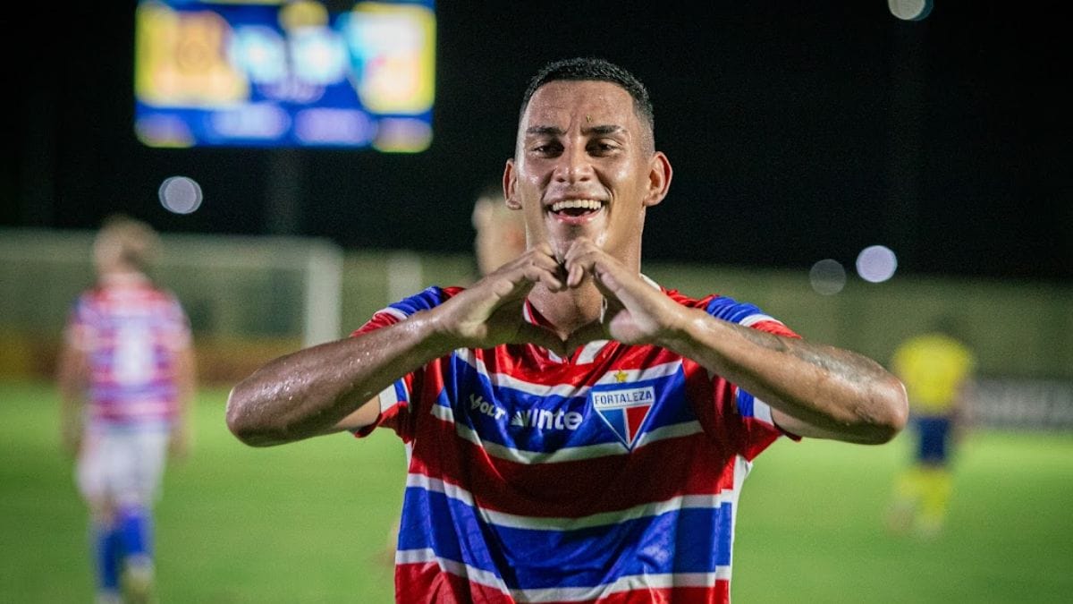 Times se enfrentam pelo Campeonato Cearense (Foto: Leonardo Moreira)