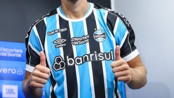 Zagueiro não faz mais parte do elenco (Foto: Lucas Uebel, Grêmio)