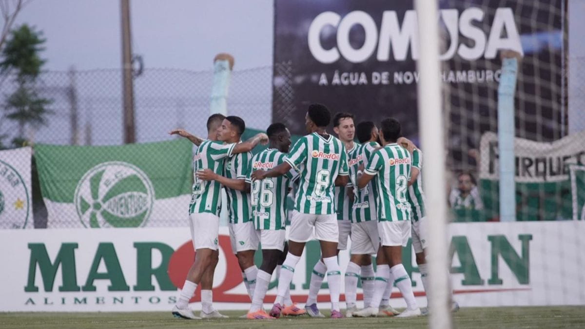 Times se enfrentam pelo Campeonato Gaúcho (Foto: Fernando Alves)