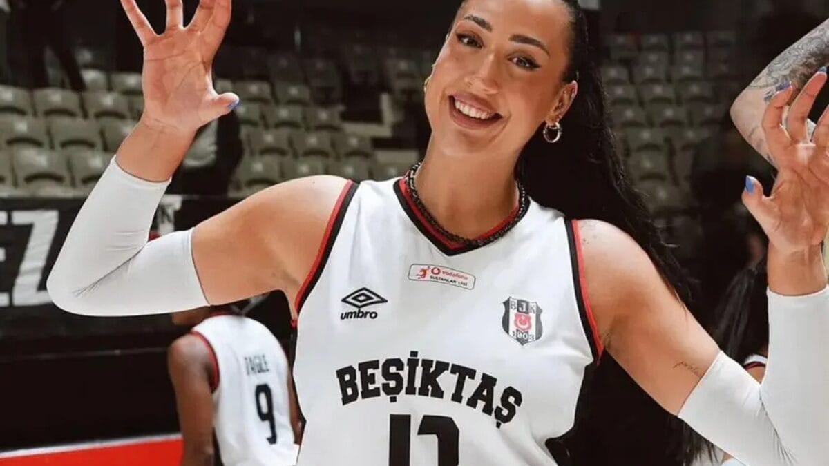 Jogadora de vôlei Zeynep Sude Demirel do Besiktas