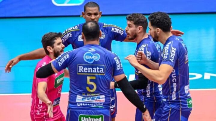 Jogadores do Campinas se reunindo em roda para comemorar ponto