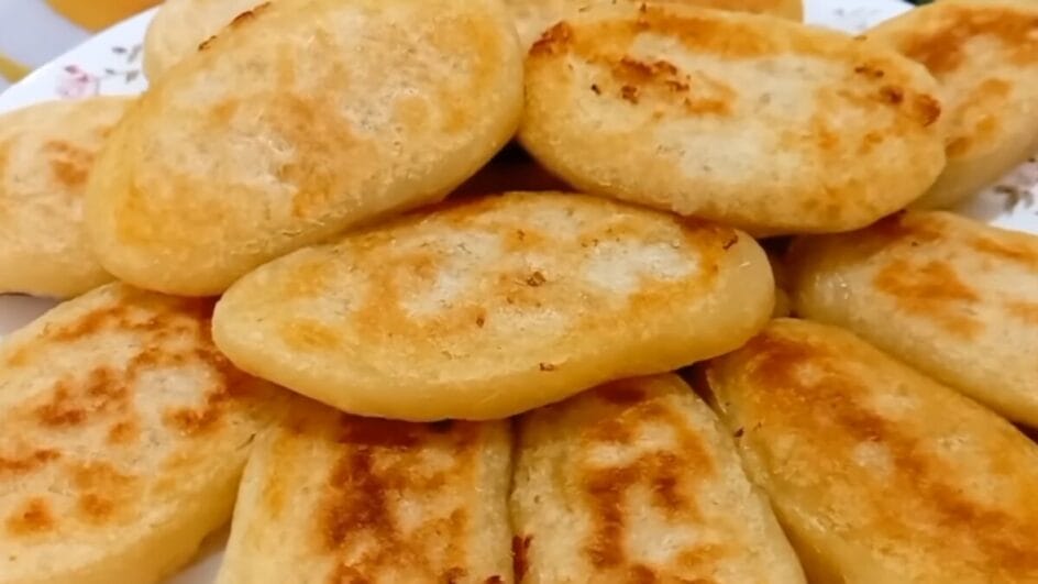 Massa leve, recheada e dourada na frigideira para um lanche sem glúten perfeito (Foto: Reprodução, Cléo Alves)