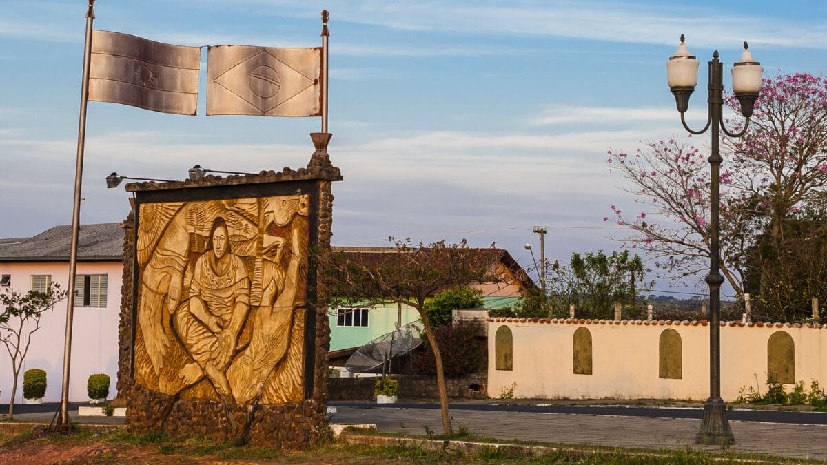 Monumento das Tr&ecirc;s Fronteiras, em Dion&iacute;sio Cerqueira