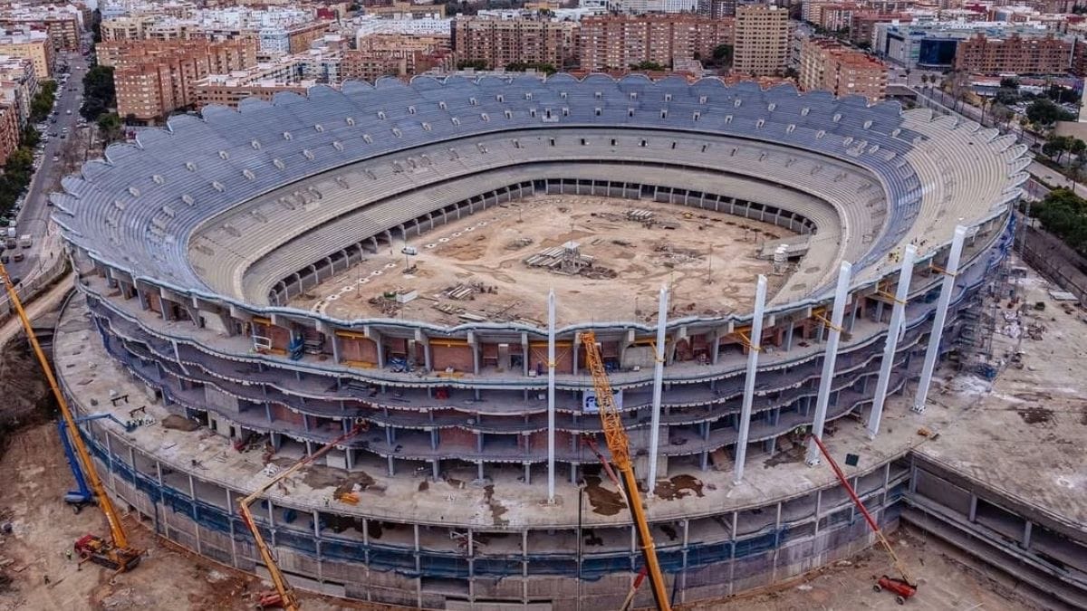 Nou Mestalla, o maior est&aacute;dio fantasma do mundo (Foto: divulga&ccedil;&atilde;o, Val&ecirc;ncia)
