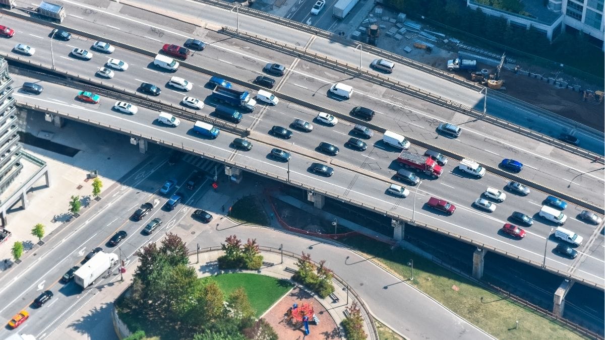 Veículos com menos de 20 anos devem pagar o IPVA. Maioria dos estados oferece descontos para pagamentos à vista (Foto: banco de imagens)