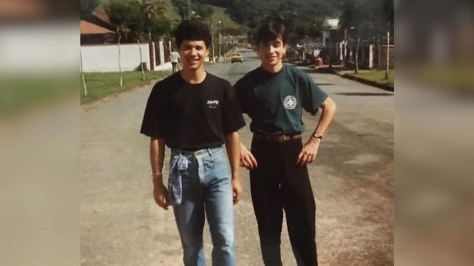 Padre Fábio de Melo e amigo em Jaraguá do Sul (SC)