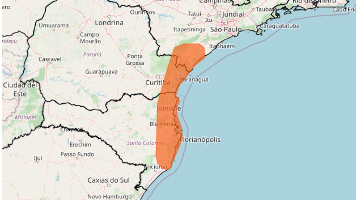 SC entra em alerta para chuvas intensas que podem causar estragos e ventos de 100 kmh