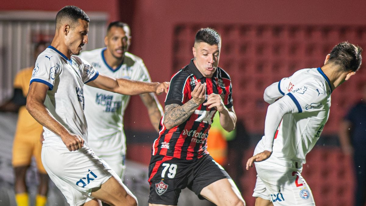 Times se enfrentam pelo Campeonato Baiano (Foto: Victor Ferreira)