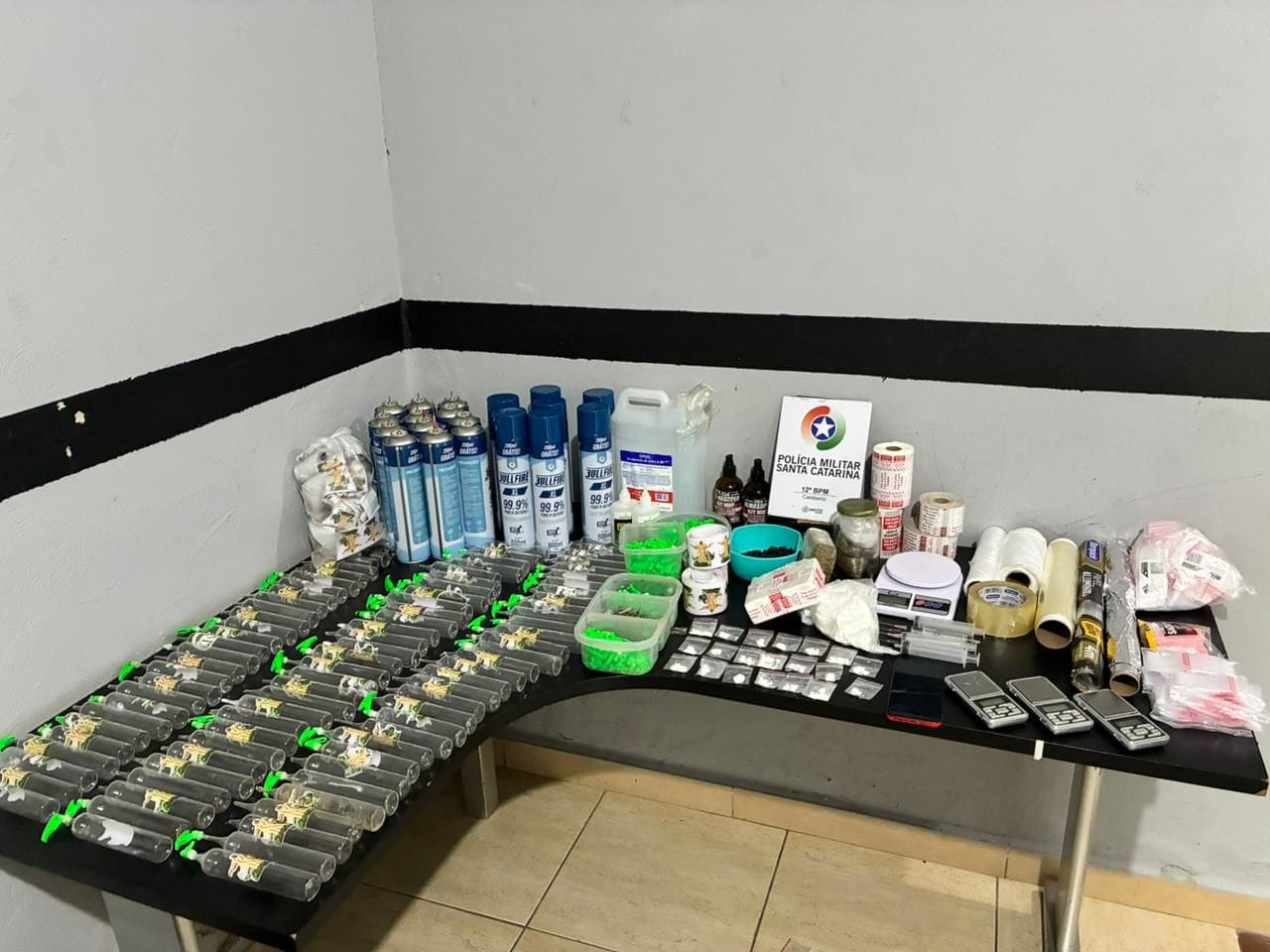 PM desarticula fábrica clandestina de entorpecentes em Camboriú